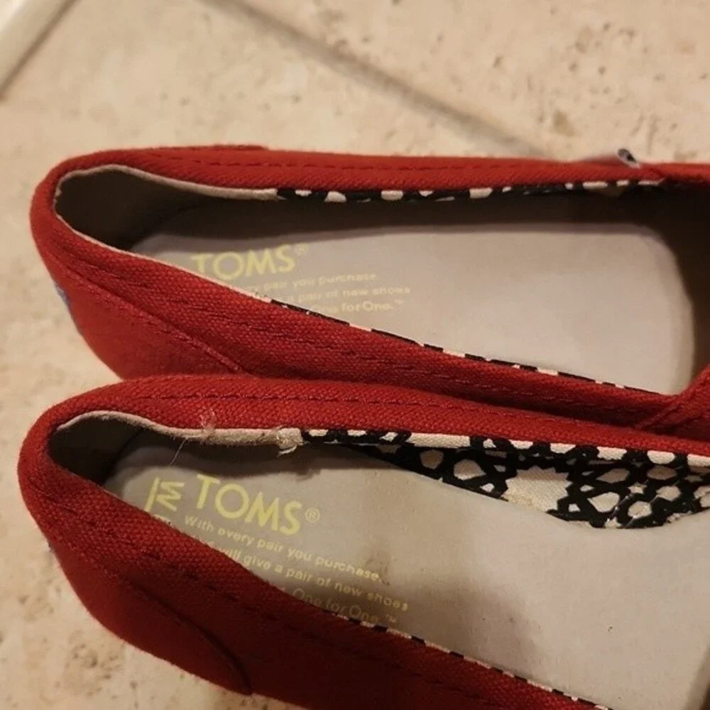 Toms Women's Red Canvas Heeled Wedge Open Peeptoe Sandals Size 6.5